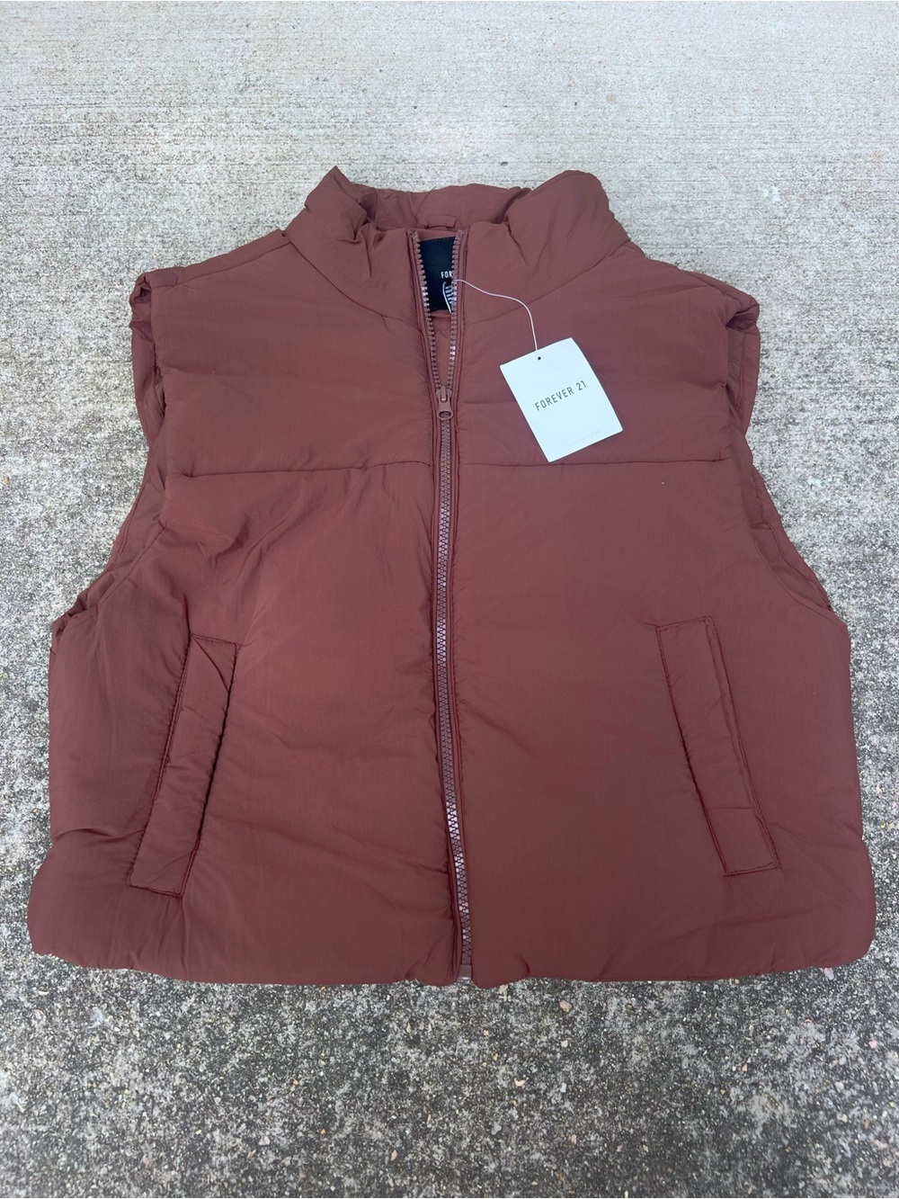 NWT Forever 21 Chocolate Brown Cropped Puffer Vest Size Large